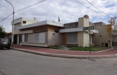 Casa en calle 25 de Mayo y Goyena