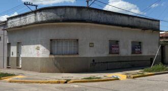 Casa en calle Moreno y Necochea (RETASADO)