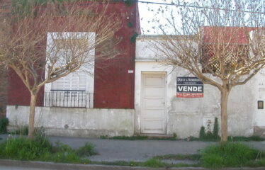 Casa para reciclar en calle Mitre 264 (RESERVADO)