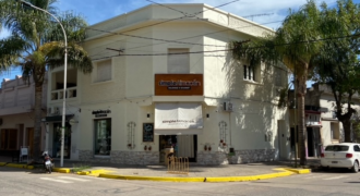 Departamento en calle Rivadavia e Hiriart