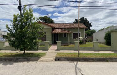 Casa con pileta en calle Arevalo y 251