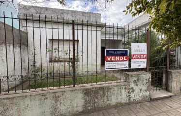 Casa a reciclar en calle Chacabuco 374 (RESERVADO)
