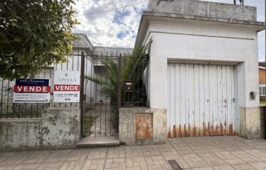 Casa a reciclar en calle Chacabuco 374 (RESERVADO)