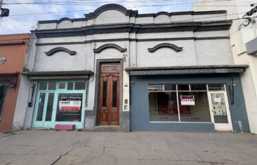 Casa en calle Buenos Aires 469 con 2 locales
