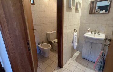 Casa-quinta céntrica a solo 300 mts. de av. Alem